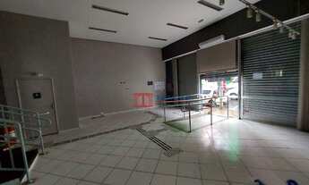 Imagem: Salão com divisórias e internet