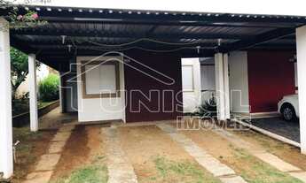 Imagem 2: A Unisol Imóveis aluga casa de três dormitórios sendo uma suíte em condomínio fechado próx