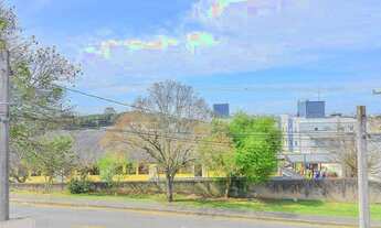 Imagem 5: Sobrado para venda possui 130 metros quadrados com 3 quartos em Campo Comprido - Curitiba