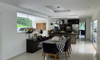 Imagem 4: Casa de condomínio para venda possui 390 metros quadrados com 4 quartos