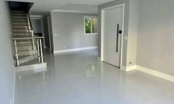 Imagem 3: BELISSIMA Casa de condomínio sobrado com 280 metros NOVINHO com 4 Dormitórios