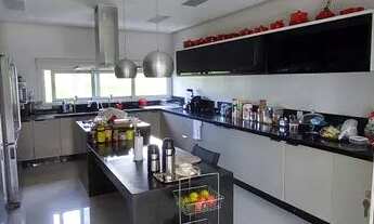 Imagem 5: Casa de condomínio sobrado para venda possui 1027 metros quadrados com 5 quartos