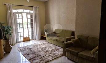 Imagem: Curitiba - Casa Padrão - Campo Comprido