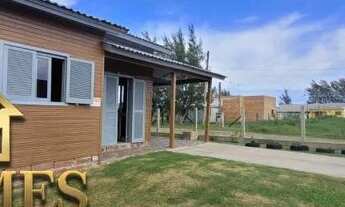 Imagem 3: CASA DE ESQUINA PRÓXIMO AO MAR NO BALNEÁRIO JARDIM ATLÂNTICO