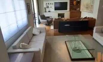 Imagem: Apartamento reformado com 212m² de área