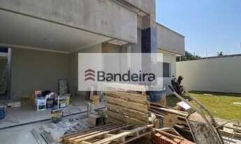 Imagem: Casa à venda 3 Quartos, 4 Vagas, 199M²