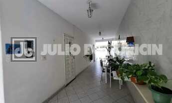 Imagem 4: Casa de Vila : / Residencial / Pechincha / 205m2 / Sala / 3 Quartos / Suíte / Armários / V