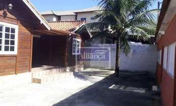 Imagem 5: Casa com piscina, churrasqueira, 3 dormitórios, 1 suíte e 8 vagas de garagem à venda, 160