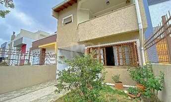 Imagem 4: Casa em Porto Alegre, no bairro Hípica, com 3 dormitório(s), e 3 banheiros, à venda