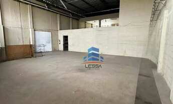 Imagem: Galpão com 700m² de Área Construída