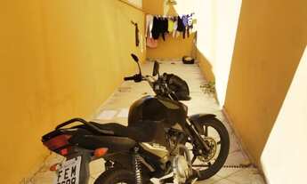 Imagem 6: 2 Comodos e 1 banheiro + Garagem para Moto + Corredor Grande ( Fundos do 1° andar de Sobra