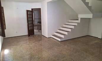 Imagem 6: Duplex em rua pública. Móveis projetados, três suítes e 193m²