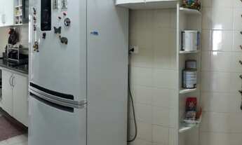 Imagem 5: Centro - Apto: 3D (Suíte); 3 Banheiros; Cozinha planejada; Armários; Sacada; 1 Vaga