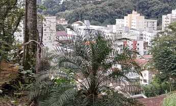 Imagem: Terreno de 625 m2 com casa mista de 60 m2