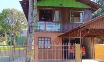 Imagem: Excelente casa com quadra esportiva no Ribeirão