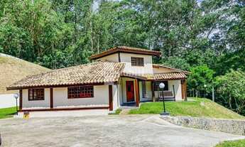 Imagem: CASA TÉRREA NO MEIO DO VERDE TODA REFORMADA