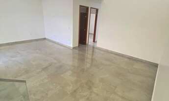 Imagem 3: Casa de condomínio para venda possui 250 metros quadrados com 4 quartos