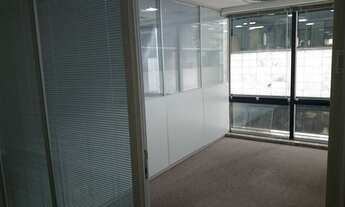 Imagem 2: Sala comercial para Alugar no bairro Bela Vista em São Paulo - SP. 3 banheiros, 4 vagas na