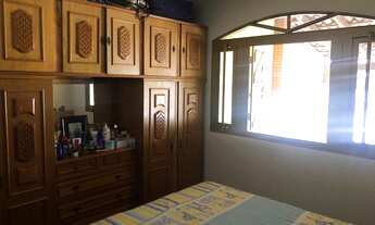 Imagem 6: Casa para venda tem 200 metros quadrados com 3 quartos, suíte...Esquina