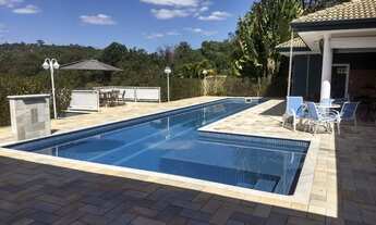 Imagem 4: Chácara totalmente MOBILIADA para venda possui 700 metros quadrados com 4 suítes a 63km de