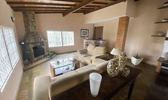 Imagem 7: Casa 4 quartos sendo 2 suítes com piscina com um terreno de 1.200 m ² em Condomínio Fechad