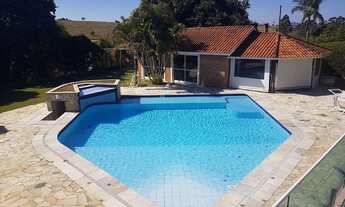 Imagem 3: Casa de condomínio para aluguel possui 750 m² com 4 quartos, piscina e churrasqueira