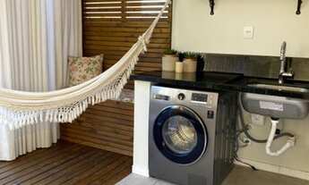 Imagem 6: Casa no Ribeirão da Ilha com três suítes construída com materiais de alto padrão