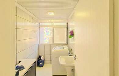 Imagem 5: Apartamento para venda possui 63 metros quadrados com 2 quartos em Pantanal - Florianópoli