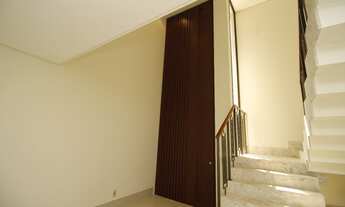 Imagem 3: Casa de condomínio sobrado para venda tem 780 metros quadrados com 4 quartos