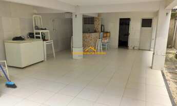 Imagem 7: Grande casa 4/4 ampla, com subsolo / grande área externa / condominio fechado