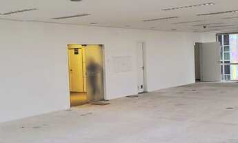 Imagem 3: Sala para Alugar no bairro Jardins em São Paulo - SP. 4 banheiros, 3 vagas na garagem, cop