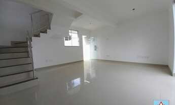 Imagem 2: Casa geminada com três quartos, suíte e uma vaga de garagem no bairro Rio Branco - Belo Ho