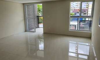 Imagem 7: Casa de condomínio para venda tem 190 metros quadrados com 3 quartos