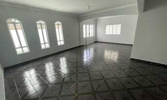 Imagem 2: Casa na reserva do bosque, oportunidade, recém reformada com muito espaço e conforto. Rua