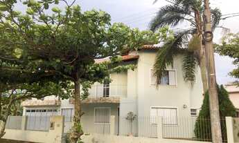 Imagem: CASA À VENDA NA PRAIA DA DANIELA EM FLORIANÓPOLIS