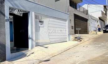 Imagem 2: Casa térrea pronta para morar com 3 quartos, churrasqueira e vaga para 2 carros. Residenci