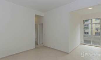 Imagem 4: Metrô próximo. Portaria 24h. Andar alto. Apartamento com 1 vaga, 3 quartos (1 suíte) à ven