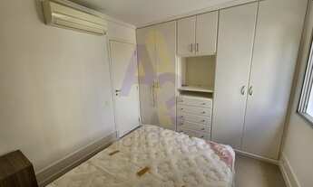 Imagem 5: Apartamento aconchegante, iluminado, reformado e todo mobiliado, com 2 dormitórios e varan