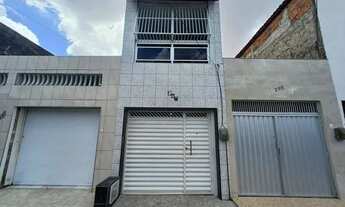 Imagem: Casa com 4 quartos para alugar no bairro