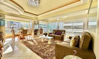 Imagem 2: Apartamento na Avenida Ubirajara, com vista para o mar e 3 dormitórios de esquina