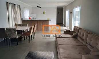 Imagem 4: Casa em conceito aberto com jacuzzi