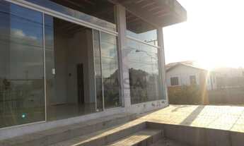 Imagem 2: Loja com fachada em vidro no bairro São José com 35m² e banheiro social. Marque uma visita