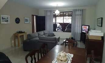 Imagem 4: Sobrado para aluguel possui 180 metros quadrados com 2 quartos