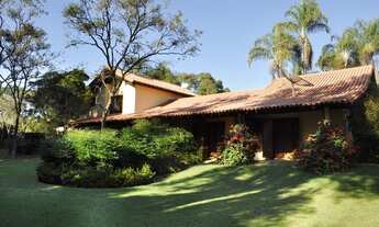 Imagem 4: Casa de condomínio para venda possui 680 metros quadrados com 5 quartos