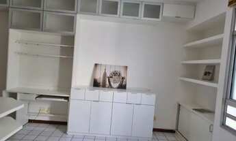 Imagem 3: Ótima Kit na 912 Norte com muitos armários. Garagem Coberta