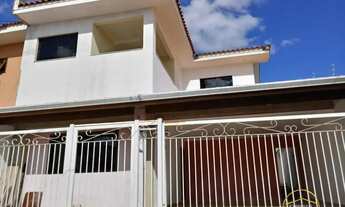 Imagem: Sobrado à venda no bairro Jardim Gonçalves