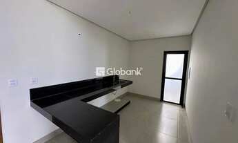 Imagem 6: Casa em Montes Claros, no bairro Ibituruna, à venda