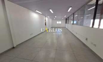 Imagem 11: Galpão em frente ao Ceasa com pátio e docas