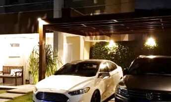 Imagem 2: Casa 4 suítes em Buraquinho