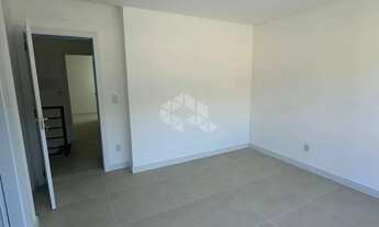 Imagem 7: Sobrado novo com 3 dormitórios sendo 1 suíte, com 2 vagas de garagem em Porto Belo